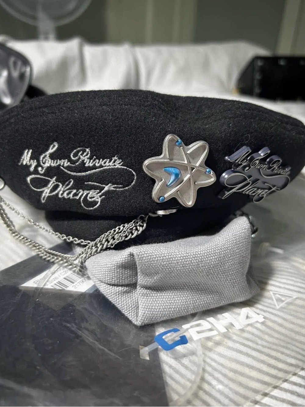 C2H4 Badge Beret